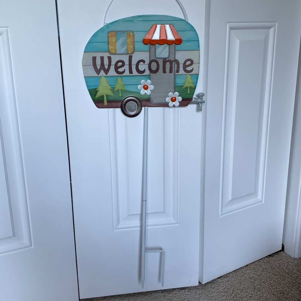 Camping sign & kitchen towels - Picture 3 of 6